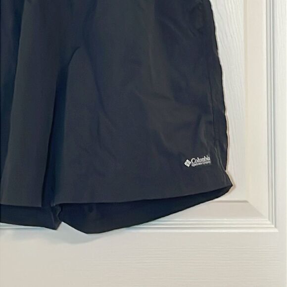 Columbia Women's Black Shorts, Small - Picture 3 of 6
